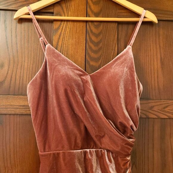 Revelry Rory Dress Dusty Rose Velvet Prom Dress Size 4 - Picture 3 of 7